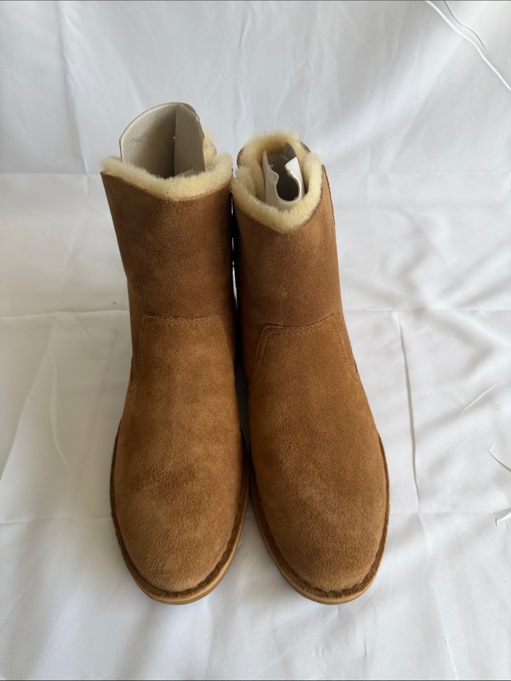 UGG W Naiyah Chestnut Chelsea-Style Ankle Boots - Picture 4 of 5